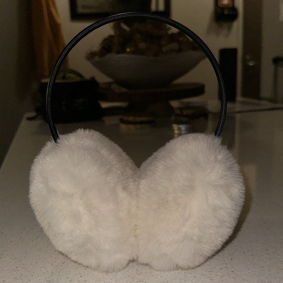 Cozy Ear Muffs - Picture 5 of 5